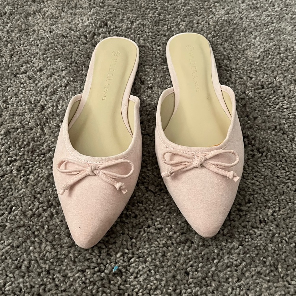 NWOT Pink Suede Ballet Flats with Bow